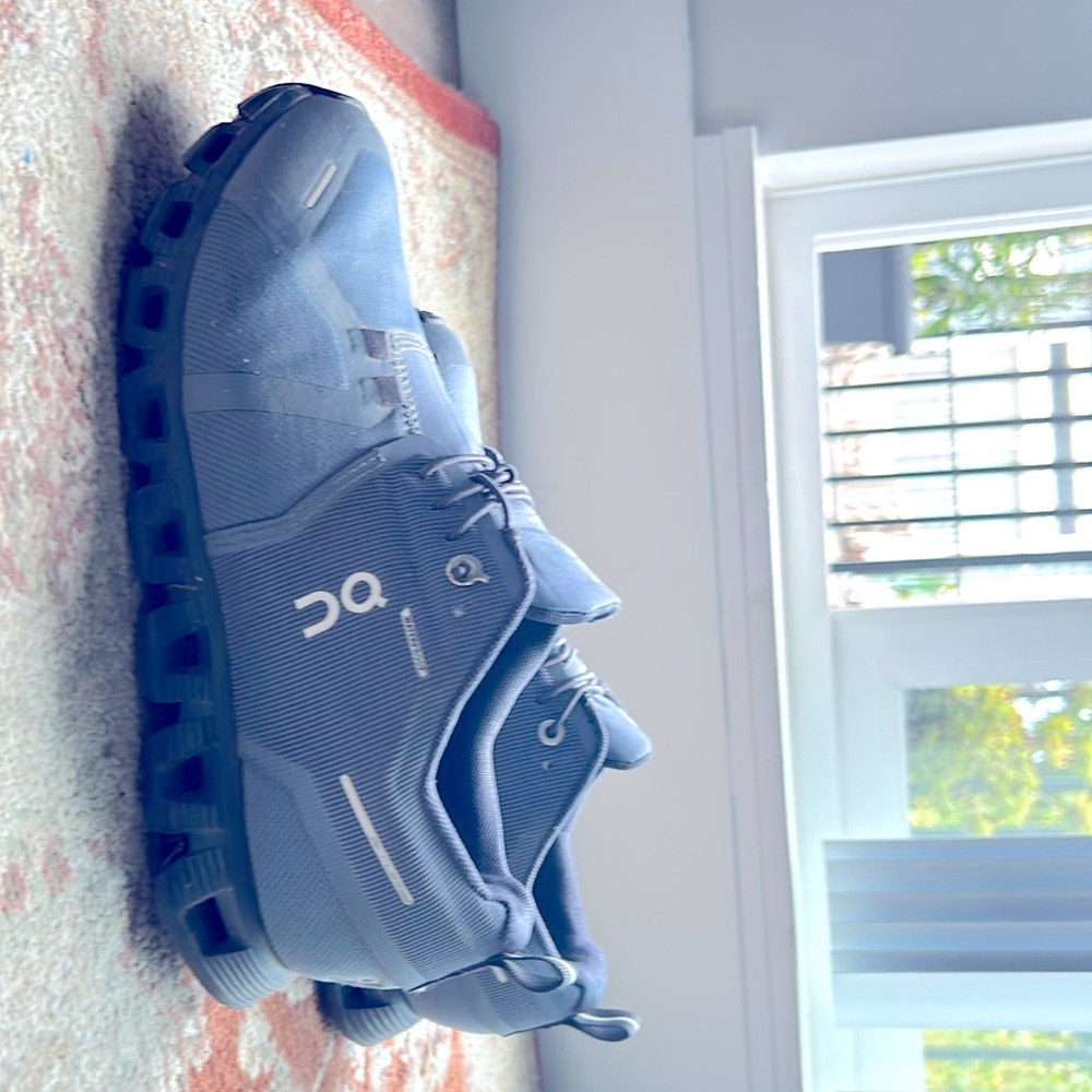 On Cloud waterproof sneakers. Swiss engineering. Very rarely used.